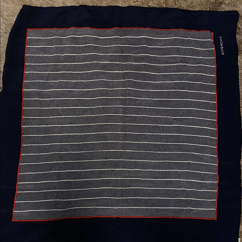 Large Givenchy scarf‎